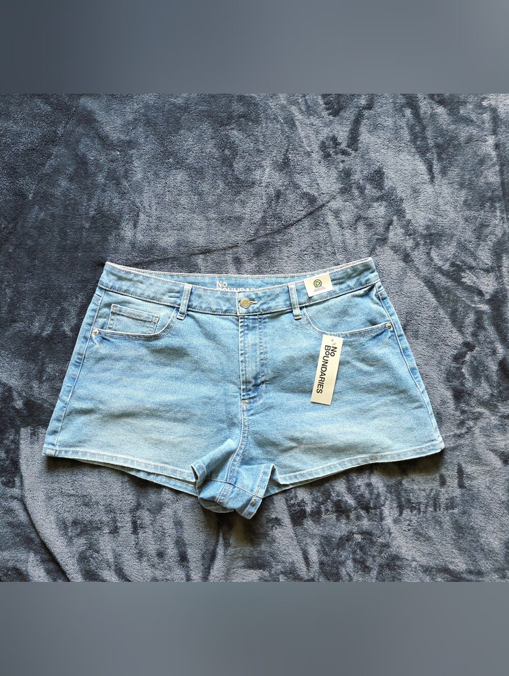 New y2k / 80s style women's No Boundaries Denim Mom Shorts, 2.25" Inseam size 14